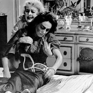 Vad hände med Baby Jane – morbid systerfilm utan motstycke