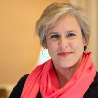 The Importance of Developing a Cohesive Team - Interview with Ashli Komaryk Ep29