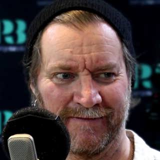 Magnus Krepper spelar sektledare i "Händelser vid vatten"