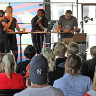 Robin Williams, Sanna Kallur, Fredrik Reinfeldt och Komvux