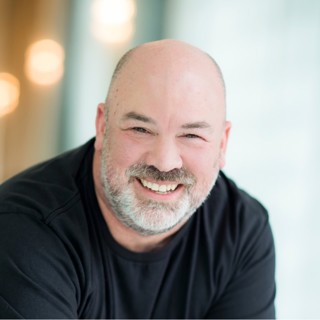 🎙️Professional Confidence, Communication Skills & Overcoming Limiting Beliefs with Executive Coach Mark Reynolds | Real English Conversations Podcast for Global Professionals