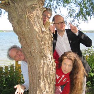 Enheten är OK! Håll dig lugn, Dikten och vetenskapen vandrar hand i hand & Kronprinsessan Ulrika vigs i juni 2040