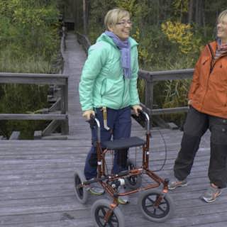Med funktionsnedsättning ut i urskogen