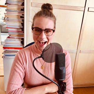 349. Elinor Svensson om risiga komedier
