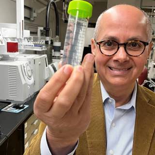 Omar Yaghis Nobelprisade kemi gör vatten ur luft i världens torraste områden