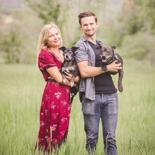 447: From Leashes to Lattes with Alisha Riley