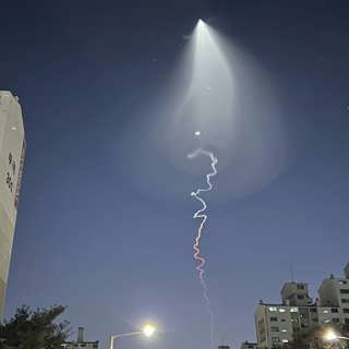 Handfull kommentarer blev "lovord" för nattvandring, schism efter kommungranskning, och UFO-journalistiken svävar in i finrummen