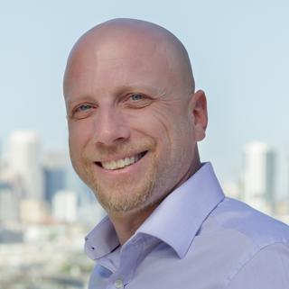 Squaring privacy with ID checks and compliance on the blockchain