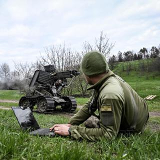 Krieg in der Ukraine - Warum Roboter an der Front immer wichtiger werden