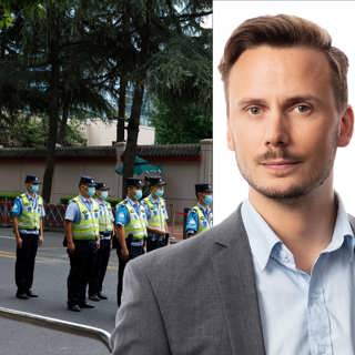 Överrockarna i Kina: Björn Djurberg, Peking