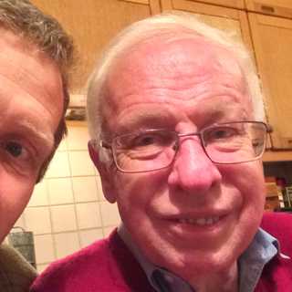 Nobelpristagaren Tomas Lindahl forskar vidare på deltid