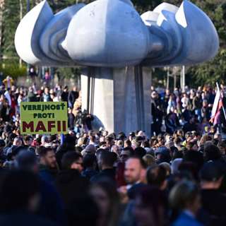 Slovaks Protest Controversial NGO Bill, Bavarian Minister Fires Museum Director, EIC Trusted Investor Network Expands, French Assembly Advances Doctor Regulation, and more...