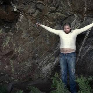 Efterlängtad albumdebut med hajpade Hannes