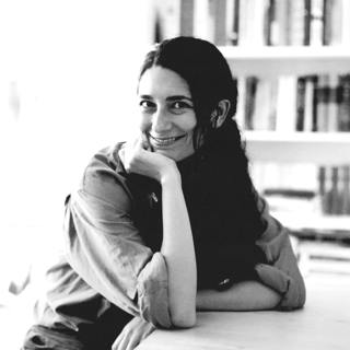 Ayşegül Savaş Reads “Many Worlds”