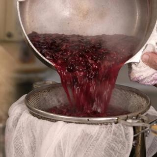 Phil Robertson Makes Jelly the Old-Fashioned Way