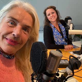 Ewa Fröling kollapsade och blev inlagd på psykiatrisk klinik – nu skriver hon om tiden