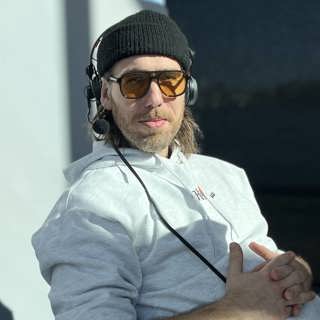 Artisten Valter Nilsson: Nu blir det blöjor och falukorv i texterna
