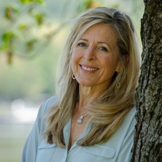 Transformative Waves: Spiritual Evolution, Death Midwifery, and the Mysteries of Water with Hope Fitzgerald