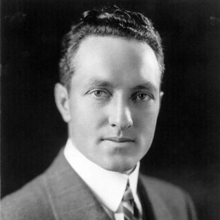 A Scandal at the North Pole: The Legend of Richard Byrd