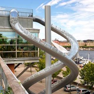 Rutschkanan blir konst på Moderna Museet