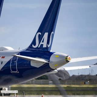 Besvikna och strandade turister, journalister hotade med förtal och rivaliteten mellan SVT:s och TV4:s sportredaktioner