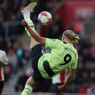 What Makes Erling Haaland a Footballing Phenomenon? 😱