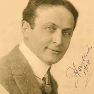 Episode 164: The Life & Death of Harry Houdini 
