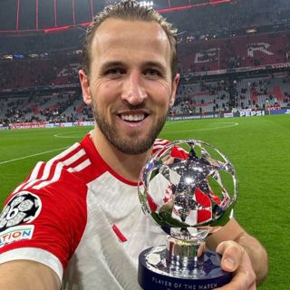 Bayern and Paris cruise into Quarters