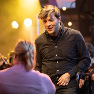 Bakom kulisserna med dirigenten Christian Karlsen