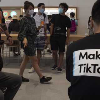 SVT:s TikTok-förbud och det globala tech-kriget, bankernas sparekonomer som experter, PR-striden runt raffinaderiet i Lysekil