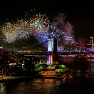 American party, Iranian prayers, Russia’s gasoline crisis and England’s pubs