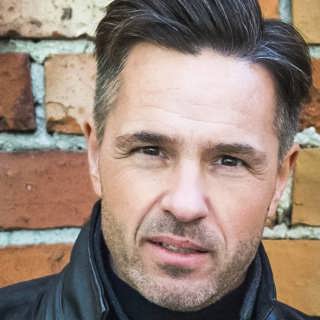 Peter Jöback: "Musiken har blivit ett sätt för mig att överleva"
