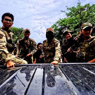 BBC goes inside Myanmar with rebel fighters