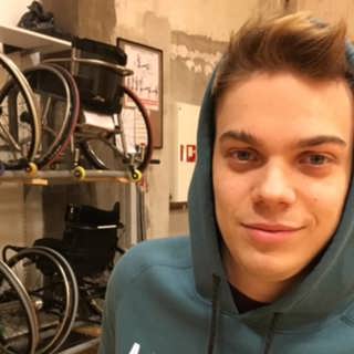 Conrad bröt nacken – elitsatsar igen