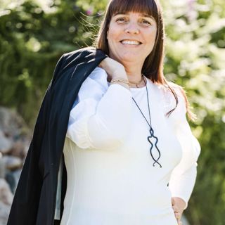 44. Vem är Carina Hammarsten?