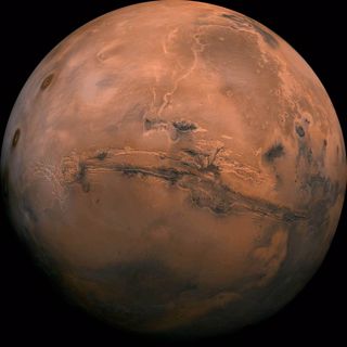 Extended Classic – Cosmic Queries: Colonizing Mars