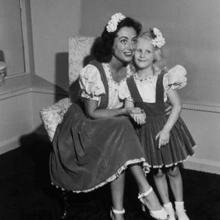92: Six Degrees of Joan Crawford: Mommie Dearest