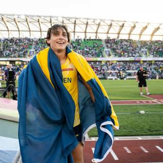 Återupplev Mondo Duplantis VM-guld och världsrekord i Eugene