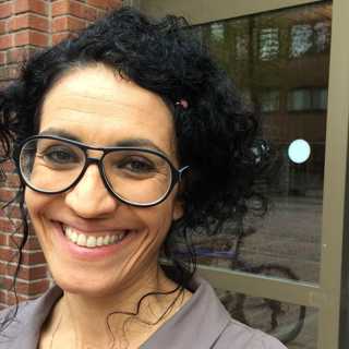 Sepideh Olausson forskar om existentiell hemlöshet och intensivvård