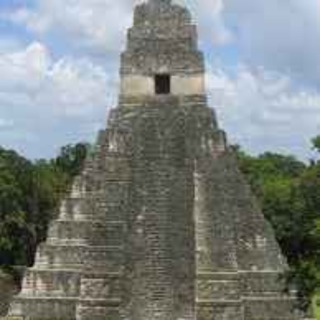 Tikal – Mayarikets förlorade djungelstad