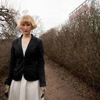 04/22: Pelon ilmapiiri palvelee valtaa käyttäviä tahoja, sanoo koulukiusaamisesta kirjoittava Iida Rauma