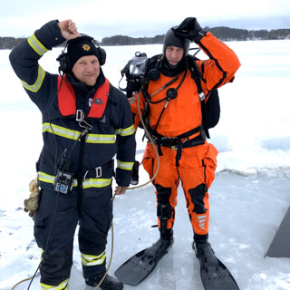 Jakso 18. Pelastussukellus, sukeltajantauti ja kansallinen valmius. Pelastussukeltajat Jere ja Hannu