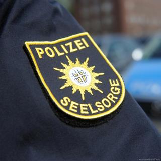 Auch Polizisten brauchen mal Hilfe