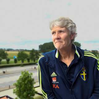 Pia Sundhage: Dans, sång, fiasko och succé