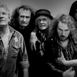 Keeping The Wolves At Bay With KIM SALMON From BEASTS
