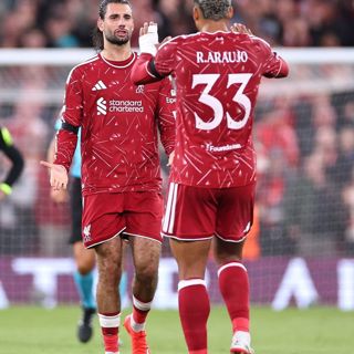 Liverpool edge Atlético as Barcelona, Paris and Arsenal make winning starts