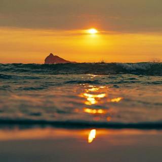 😴🌊🎵 SLEEP Like a Baby Thanks to the Soft MUSIC and the Relaxing Sound of WAVES