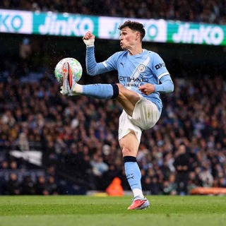 Can Man City catch Arsenal in Premier League title race?