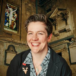 In Conversation | Mediaeval Feasts and Foraging - with Annie Gray 