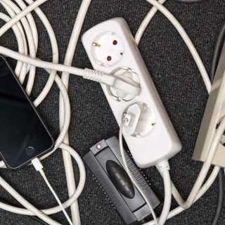 Elia binder upp konsumenter i långa elavtal – trots att de tackat nej